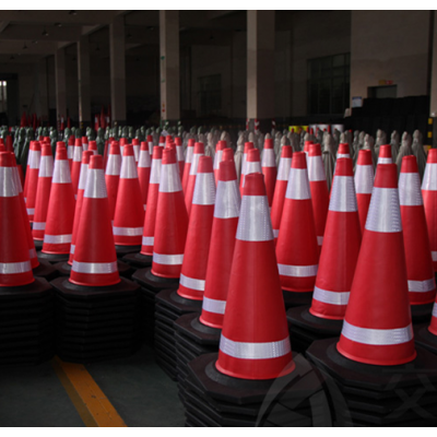 Low price colored traffic cones made in China