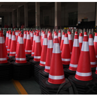 Low price colored traffic cones made in China